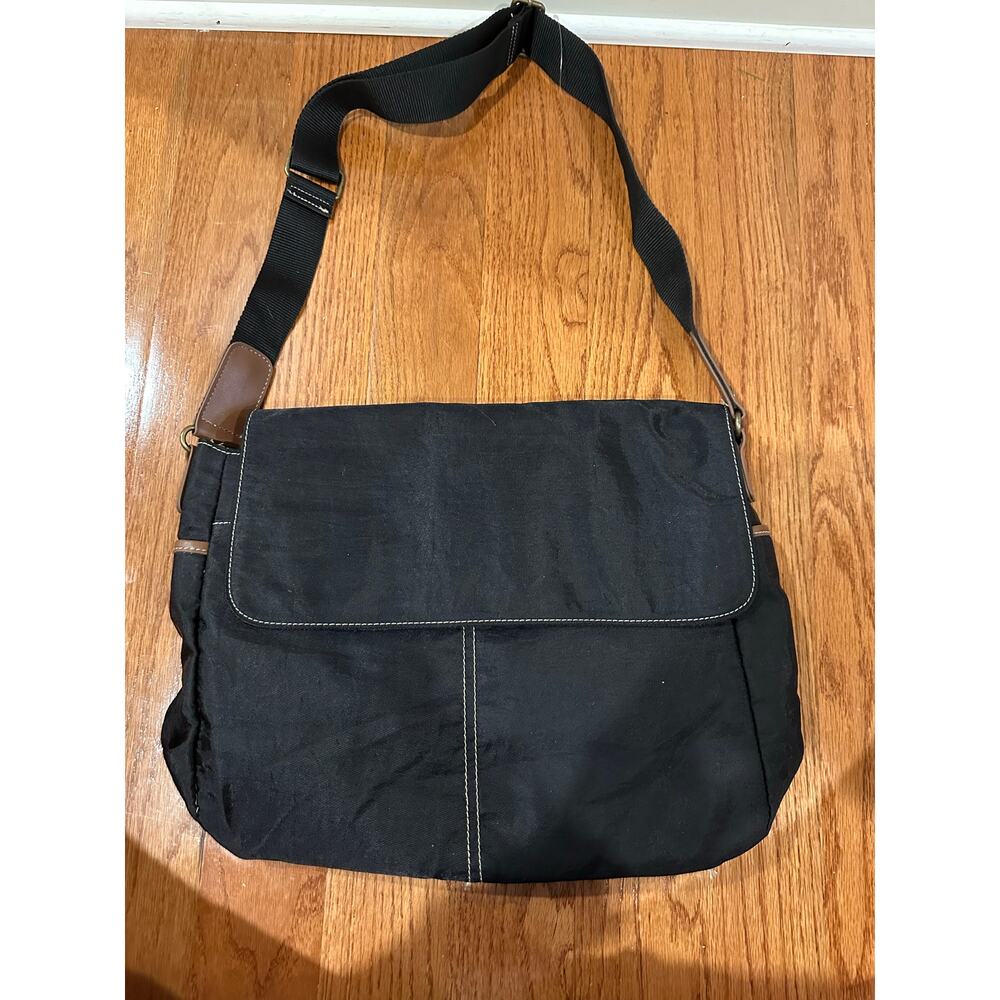 9 West University Vintage Messenger bag - New with out tags Black